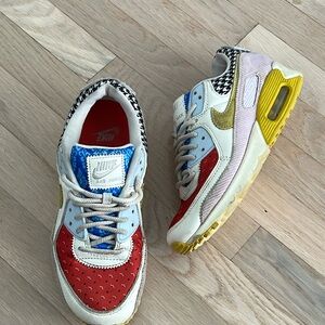 Women Nike Air max size 9 (8.5)